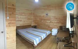Гостевой дом Кемпинг Байкал-Кантри Курма Двухместный номер с 1 кроватью или 2 отдельными кроватями-4
