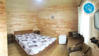 Гостевой дом Кемпинг Байкал-Кантри Курма Двухместный номер с 1 кроватью или 2 отдельными кроватями-3
